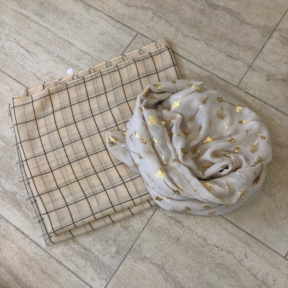 Cream-colored Scarf Duo